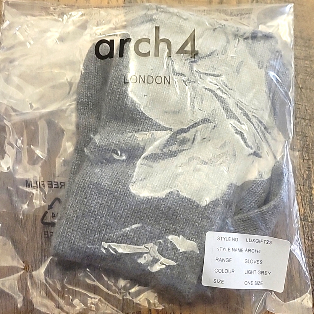 ARCH4 cashmere gloves
